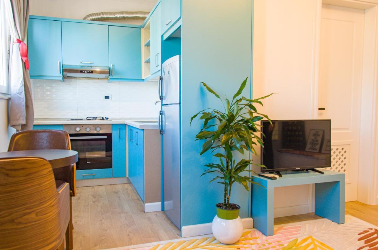 Bright Apartment Close To City Center Тирана Екстер'єр фото