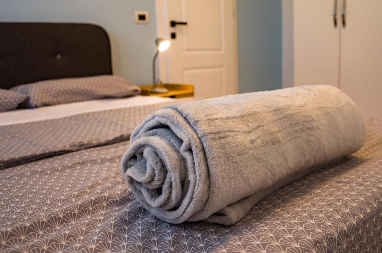Bright Apartment Close To City Center Тирана Екстер'єр фото