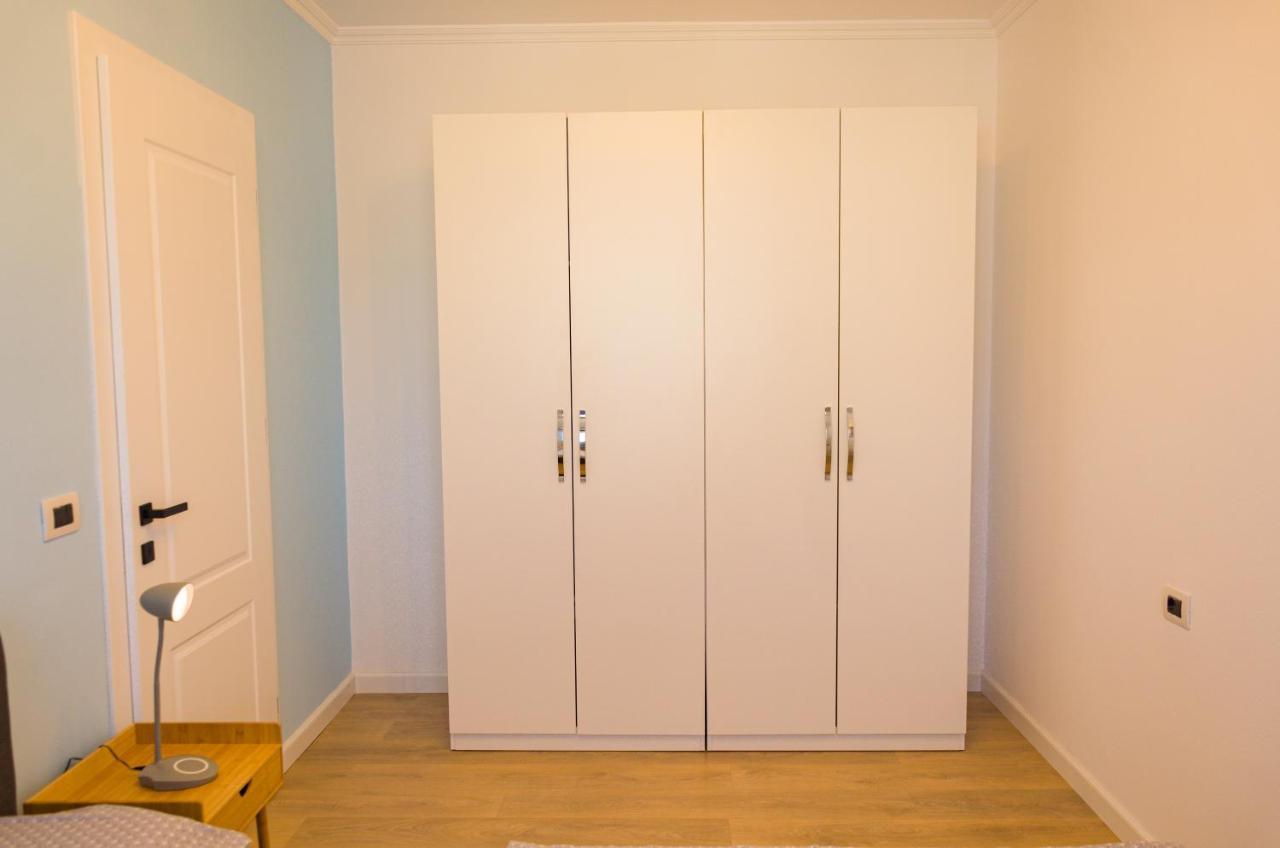 Bright Apartment Close To City Center Тирана Екстер'єр фото